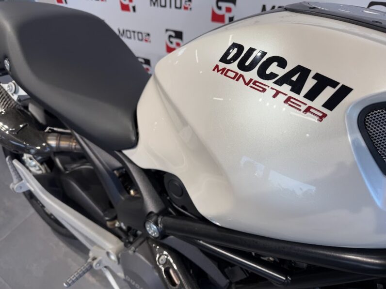 Ducati Monster 696 +